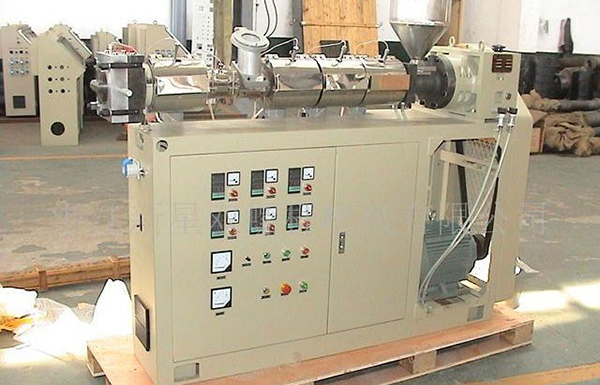 单螺杆挤出机在交联聚乙烯管材生产中的应用